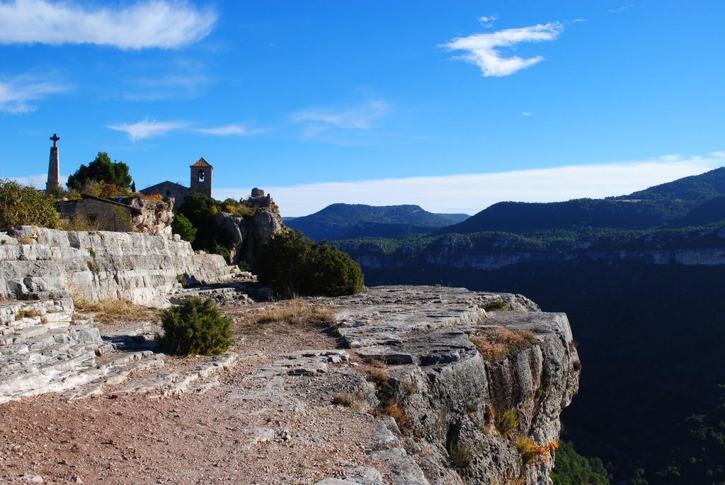 Masia El Carcaba - Moli Del Pont. Cornudella de Montsant Ruang foto